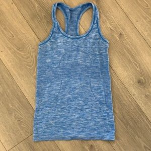 Lululemon tank.